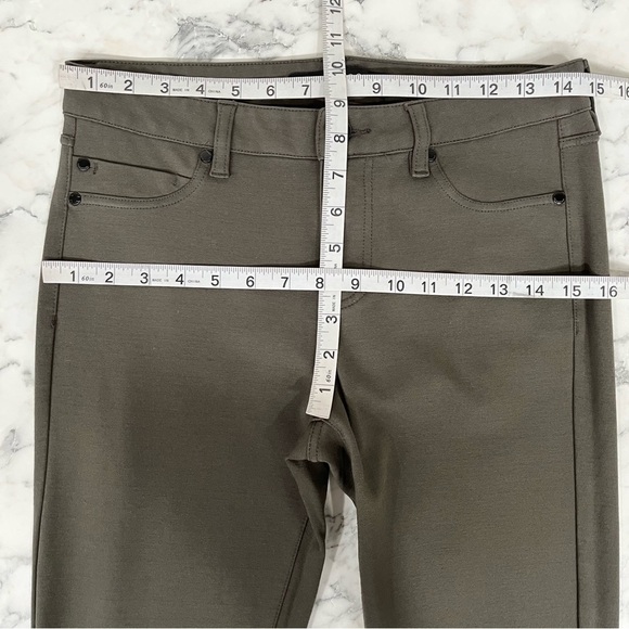 Stitchfix Liverpool olive green button front ponte knit skinny pants size 6 - Picture 3 of 7